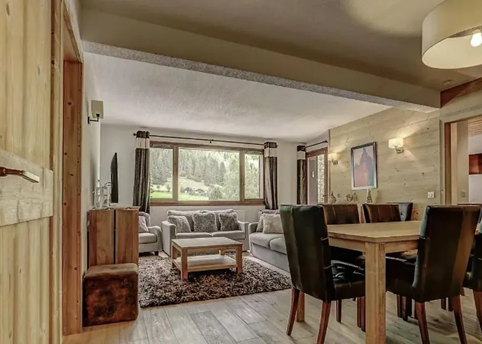 Апартаменты Charming Chamonix Valley - In Out - *